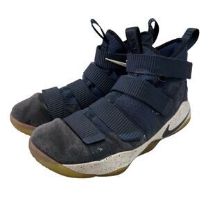 Nike LeBron Men’s Sneakers sz 10.5 Soldier 11 College Navy # box M469